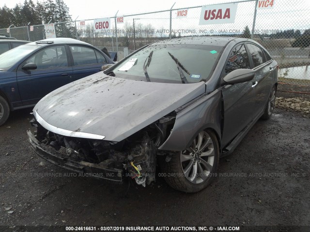 5NPEC4AC3DH555563 - 2013 HYUNDAI SONATA SE/LIMITED GRAY photo 2