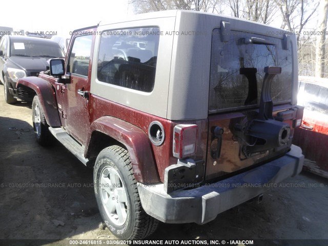 1J4FA541X7L130118 - 2007 JEEP WRANGLER SAHARA MAROON photo 3