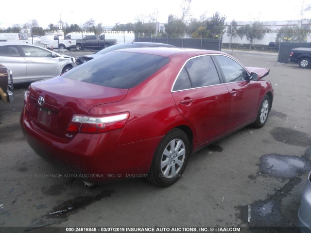 4T1BK46K88U071160 - 2008 TOYOTA CAMRY LE/XLE/SE RED photo 4
