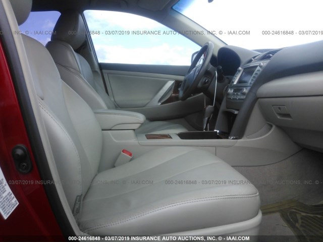 4T1BK46K88U071160 - 2008 TOYOTA CAMRY LE/XLE/SE RED photo 5