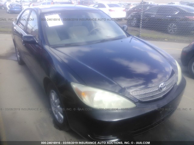 JTDBE30K820074458 - 2002 TOYOTA CAMRY LE/XLE/SE BLACK photo 1