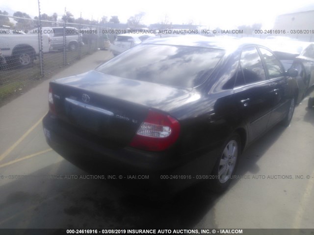JTDBE30K820074458 - 2002 TOYOTA CAMRY LE/XLE/SE BLACK photo 4