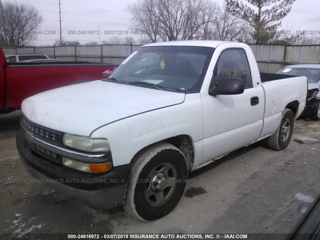 1GCEC14W11Z167675 - 2001 CHEVROLET SILVERADO C1500 WHITE photo 2