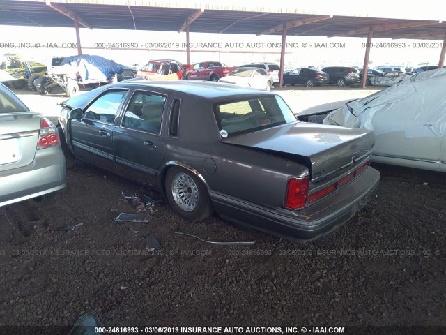 1LNLM81W7VY697285 - 1997 LINCOLN TOWN CAR EXECUTIVE GRAY photo 3