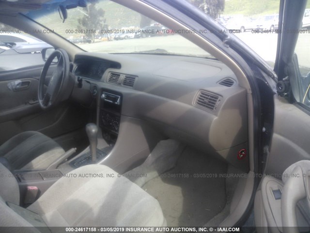 JT2BF22K9V0026940 - 1997 TOYOTA CAMRY LE/XLE BLUE photo 5