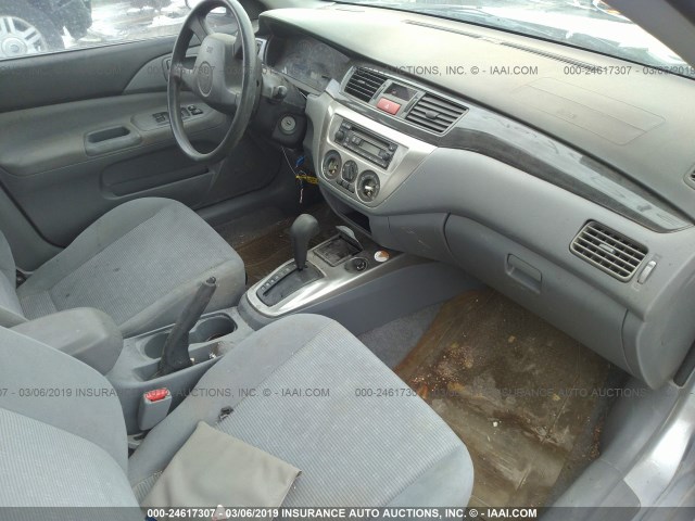 JA3AJ26E15U015444 - 2005 MITSUBISHI LANCER ES SILVER photo 5