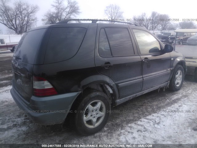 4JGAB54E2XA091550 - 1999 MERCEDES-BENZ ML 320 BLACK photo 4