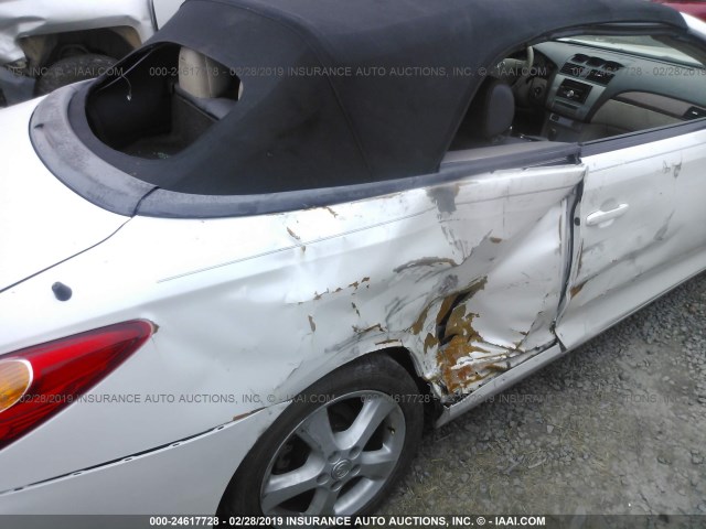 4T1FA38P36U071085 - 2006 TOYOTA CAMRY SOLARA SE/SLE WHITE photo 6