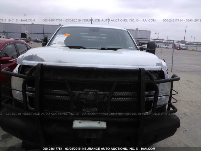 1GC1CVC82BF211484 - 2011 CHEVROLET SILVERADO C2500 HEAVY DUTY WHITE photo 6