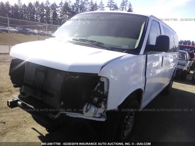 1GAWGFFG9J1267039 - 2018 CHEVROLET EXPRESS G2500 LT WHITE photo 2