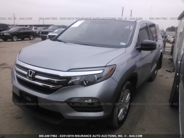 5FNYF5H10HB019902 - 2017 HONDA PILOT LX SILVER photo 2