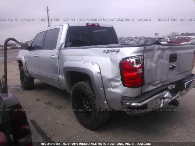 3GCUKREC4HG394368 - 2017 CHEVROLET SILVERADO K1500 LT SILVER photo 3