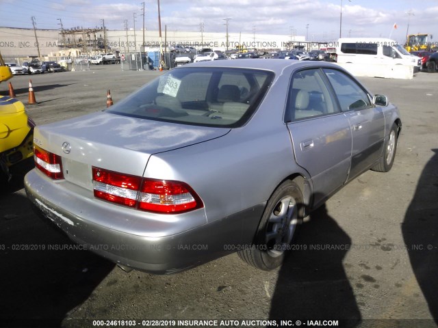 JT8BF28G410302640 - 2001 LEXUS ES 300 SILVER photo 4