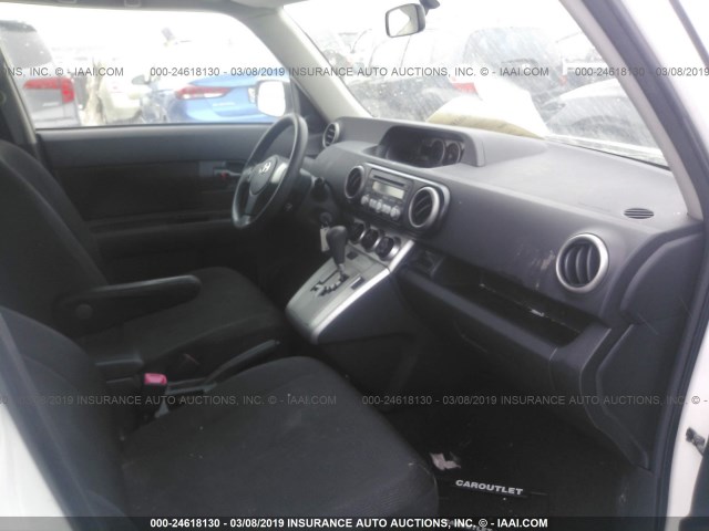 JTLKE50E091061489 - 2009 TOYOTA SCION XB თეთრი ფოტო 5