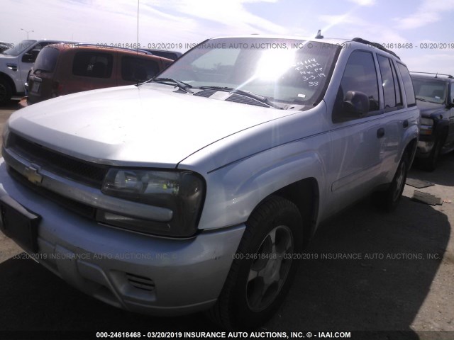 1GNDS13S772138154 - 2007 CHEVROLET TRAILBLAZER LS/LT SILVER photo 2