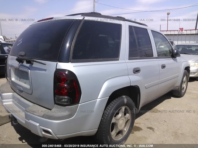 1GNDS13S772138154 - 2007 CHEVROLET TRAILBLAZER LS/LT SILVER photo 4