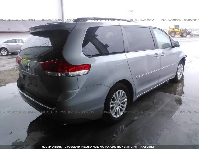 5TDYK3DCXDS319234 - 2013 TOYOTA SIENNA XLE/LIMITED SILVER photo 4