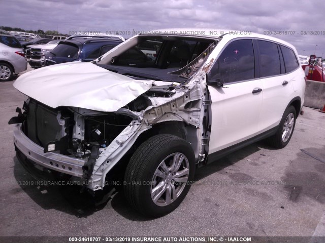 5FNYF5H16JB019232 - 2018 HONDA PILOT LX WHITE photo 2