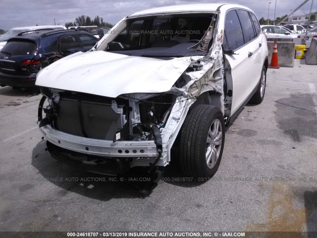 5FNYF5H16JB019232 - 2018 HONDA PILOT LX WHITE photo 6