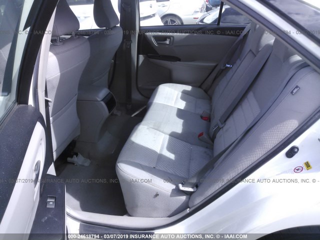 4T4BF1FK7GR538608 - 2016 TOYOTA CAMRY LE/XLE/SE/XSE თეთრი ფოტო 8
