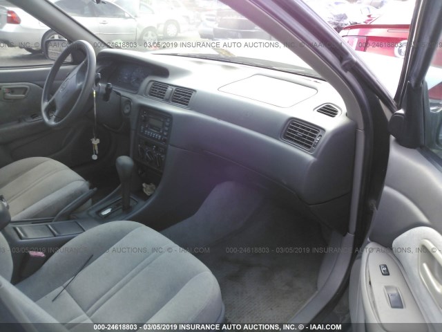 4T1BG22K7XU521259 - 1999 TOYOTA CAMRY CE/LE/XLE 绿色 照片 5