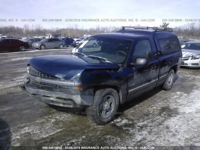 1GCEC14WX2Z193421 - 2002 CHEVROLET SILVERADO C1500 BLUE photo 2