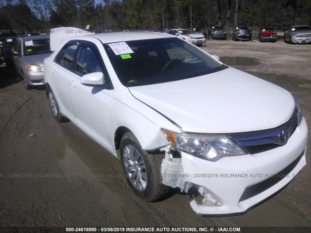 4T1BF1FK2CU553859 - 2012 TOYOTA CAMRY SE/LE/XLE WHITE photo 1