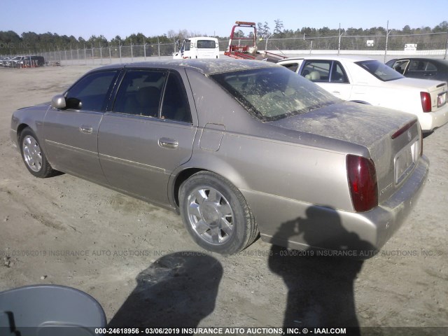 1G6KF5793YU232477 - 2000 CADILLAC DEVILLE DTS GOLD photo 3