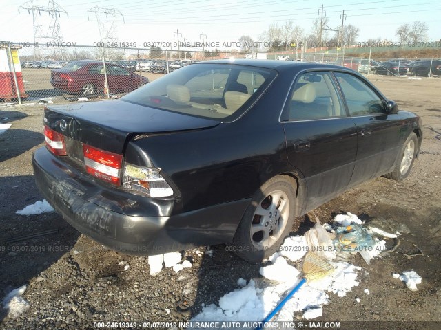 JT8BF28G315109642 - 2001 LEXUS ES 300 BLACK photo 4