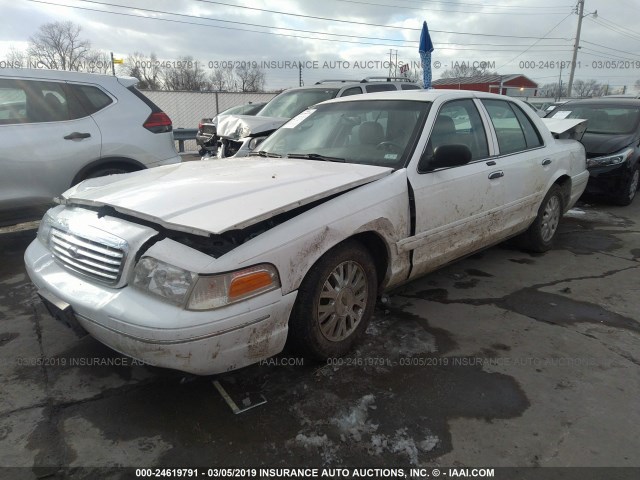 2FAFP74WX4X102013 - 2004 FORD CROWN VICTORIA LX WHITE photo 2