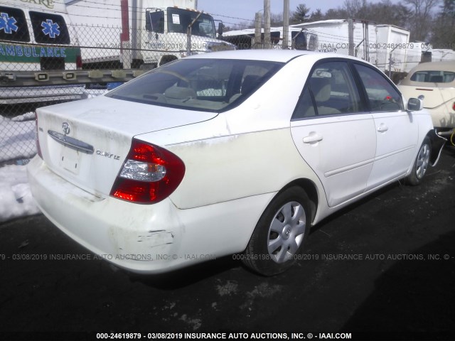 4T1BE32K03U205420 - 2003 TOYOTA CAMRY LE/XLE/SE WHITE photo 4
