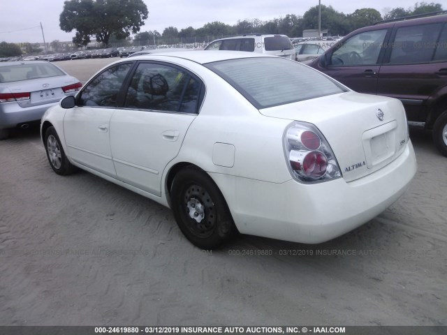 1N4AL11DX5C106020 - 2005 NISSAN ALTIMA S/SL WHITE photo 3