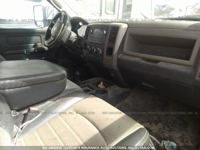 3C7WDNDL4CG137798 - 2012 DODGE RAM 5500 ST/SLT WHITE photo 5