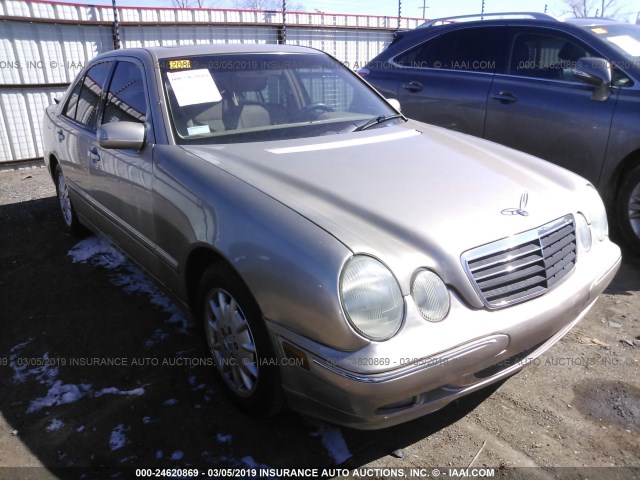 WDBJF65J6YB022591 - 2000 MERCEDES-BENZ E 320 Champagne photo 1