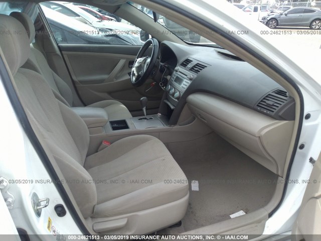 4T4BE46K69R084102 - 2009 TOYOTA CAMRY SE/LE/XLE 白色 照片 5