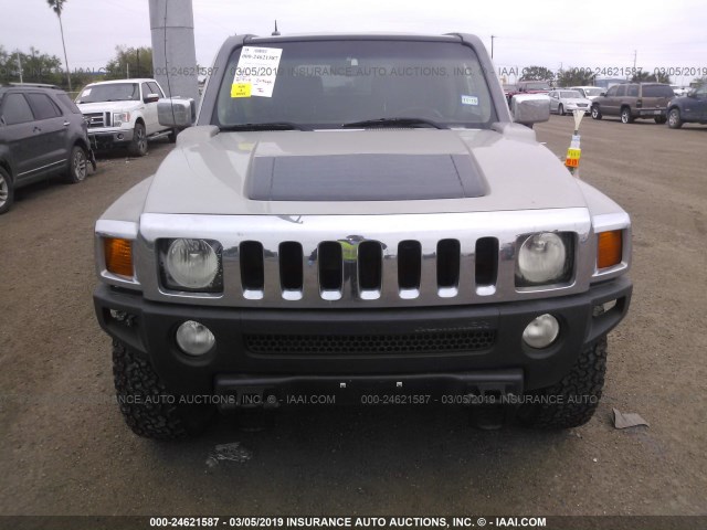 5GTDN13E178160263 - 2007 HUMMER H3 SILVER photo 6