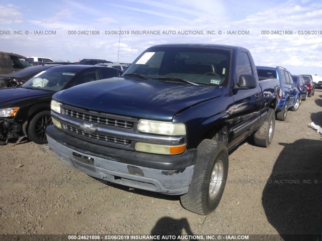 1GCEC14W3YZ241088 - 2000 CHEVROLET SILVERADO C1500 BLUE photo 2