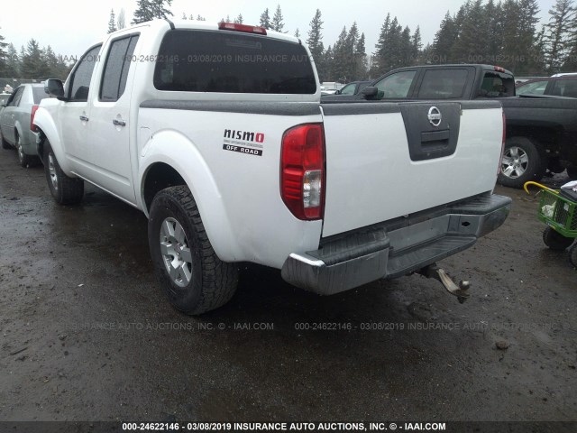 1N6AD07U36C436685 - 2006 NISSAN FRONTIER CREW CAB LE/SE/OFF ROAD WHITE photo 3