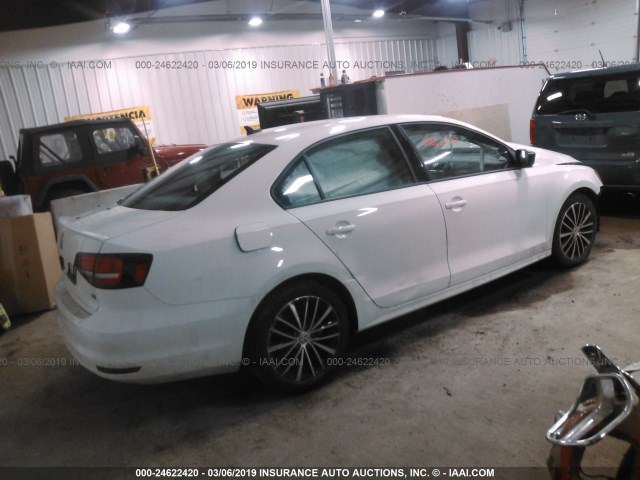 3VWD17AJ0GM236540 - 2016 VOLKSWAGEN JETTA SPORT WHITE photo 4