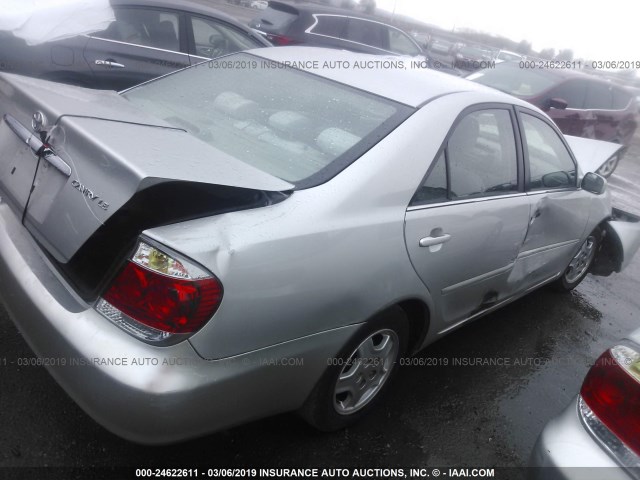 4T1BE32K36U148280 - 2006 TOYOTA CAMRY LE/XLE/SE SILVER photo 4