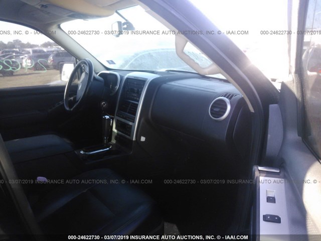 4M2EU37EX6UJ16847 - 2006 MERCURY MOUNTAINEER LUXURY BLACK photo 5