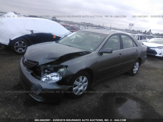 4T1BE32K64U848615 - 2004 TOYOTA CAMRY LE/XLE/SE GRAY photo 2