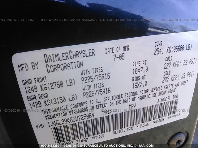 1J4GL38K65W725064 - 2005 JEEP LIBERTY RENEGADE GREEN photo 9