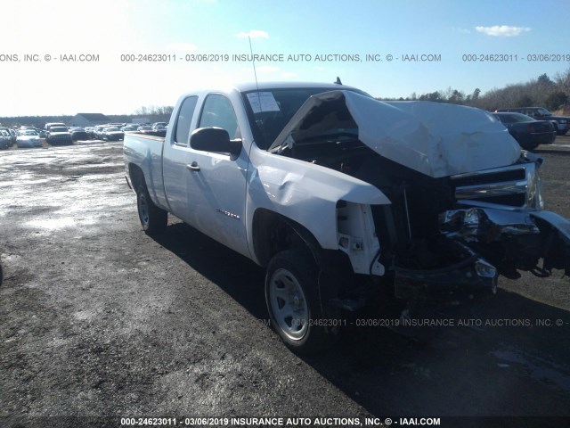 1GCSKSE36AZ178719 - 2010 CHEVROLET SILVERADO K1500 LT WHITE photo 1