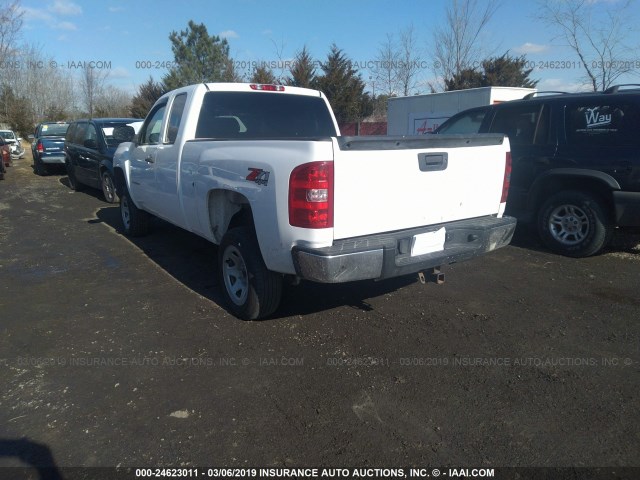 1GCSKSE36AZ178719 - 2010 CHEVROLET SILVERADO K1500 LT WHITE photo 3