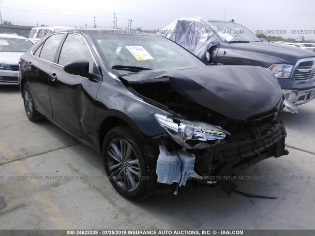 4T1BF1FKXHU719231 - 2017 TOYOTA CAMRY LE/XLE/SE/XSE შავი ფოტო 1