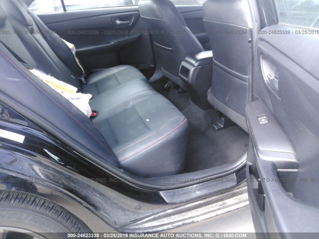 4T1BF1FKXHU719231 - 2017 TOYOTA CAMRY LE/XLE/SE/XSE შავი ფოტო 8