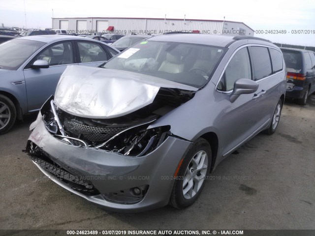 2C4RC1BG0HR816044 - 2017 CHRYSLER PACIFICA TOURING L ვერცხლისფერი ფოტო 2