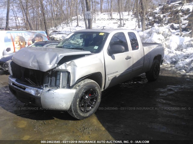 2GCEK29C691129340 - 2009 CHEVROLET SILVERADO K1500 LT SILVER photo 2