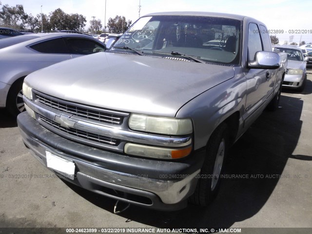 1GCEC19T9YE325728 - 2000 CHEVROLET SILVERADO C1500 SILVER photo 2